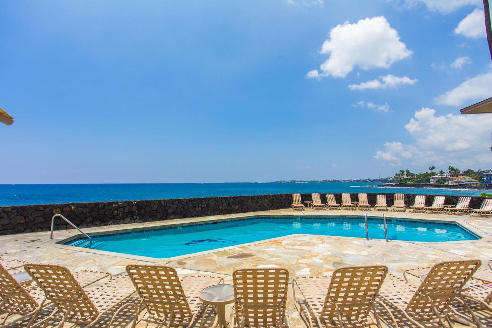 Sea Village 2Nd Floor Direct Oceanfront Unit With Extensive Upgrades Kailua-Kona Exterior foto