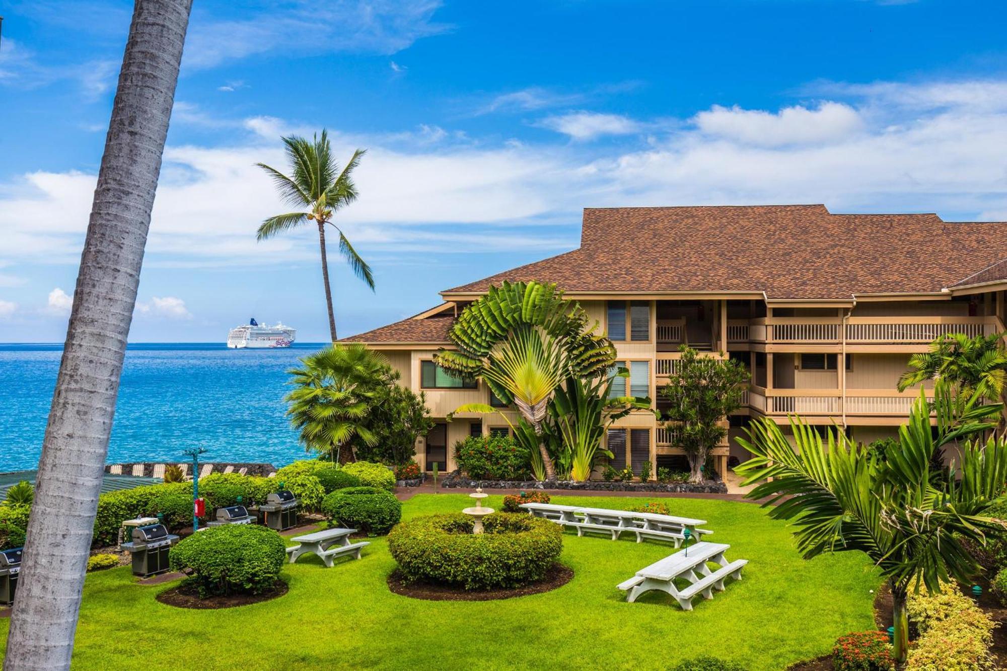 Sea Village 2Nd Floor Direct Oceanfront Unit With Extensive Upgrades Kailua-Kona Exterior foto